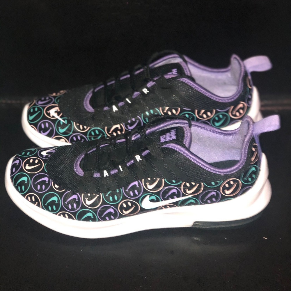 Nike Air Axis